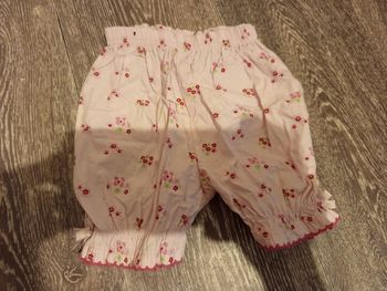 Short rose 3 mois sans marque