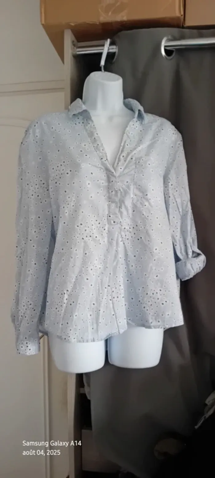 Blouse manches ajustables décolleté en V avec poche motif fleurs bleu femme 42 c&a - photo numéro 9