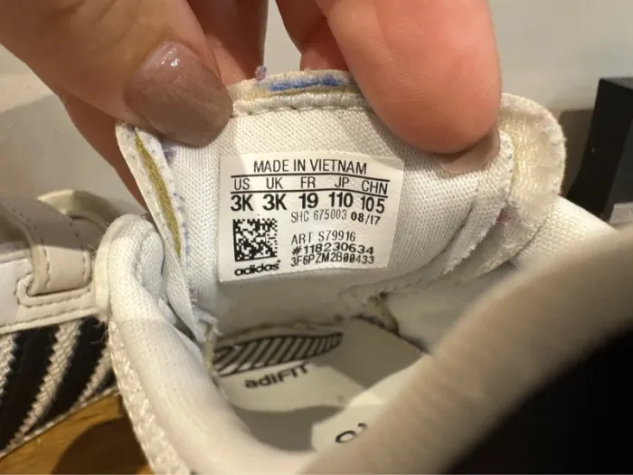 Chaussure chausson Adidas bébé taille 19 - photo numéro 5