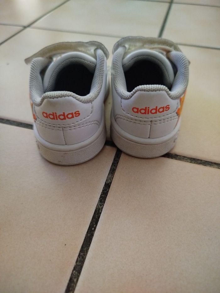 Baskets adidas taille 18 - photo numéro 3