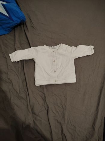 Gilet Jacadi blanc avec pression taille 3 mois 