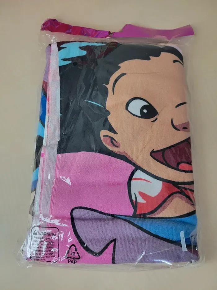 Serviette, drap de bain ou plage Lilo & Stitch - photo numéro 3