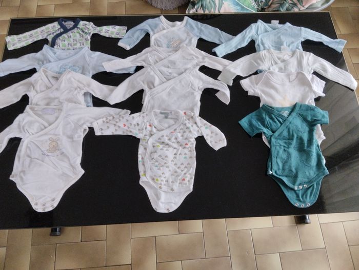Lot bodies 1 mois