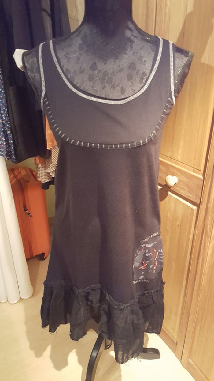 Robe noire - photo numéro 3