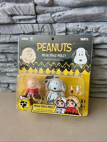 Pop Mart Mega Space Molly 100% x Peanuts