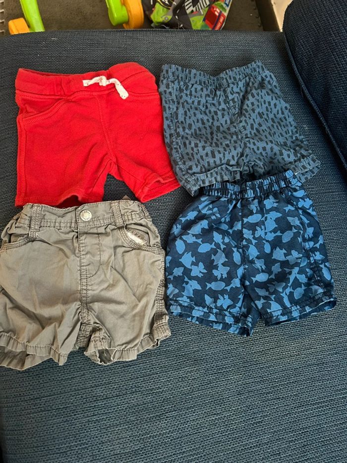 Lot de 4 shorts 12 mois