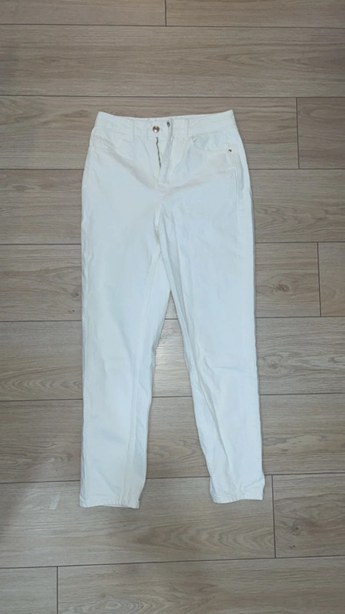 Très beau jean Zara blanc neuf
