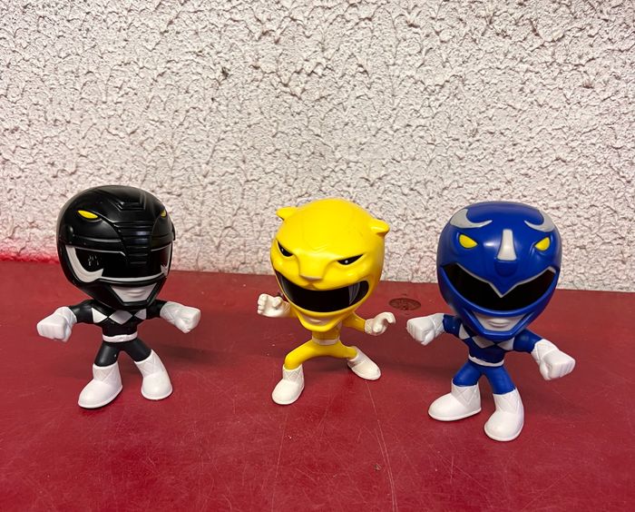 3 figurines Power Ranger