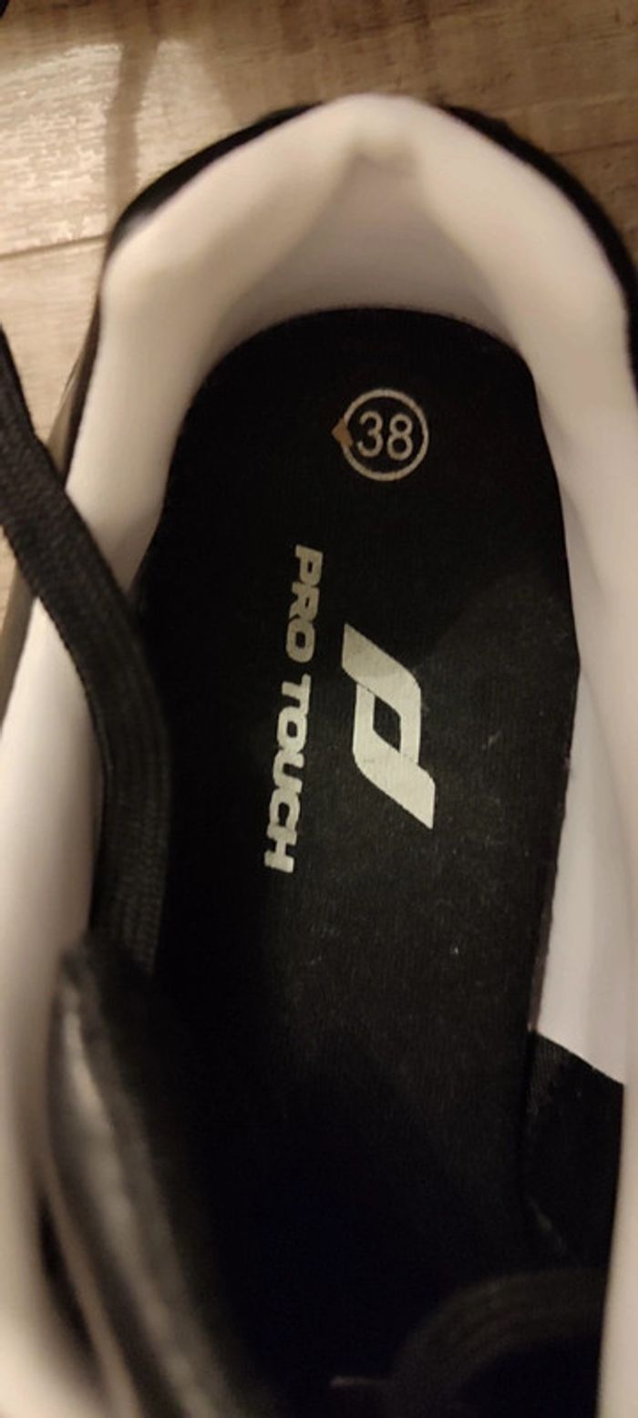 Chaussures foot - photo numéro 3