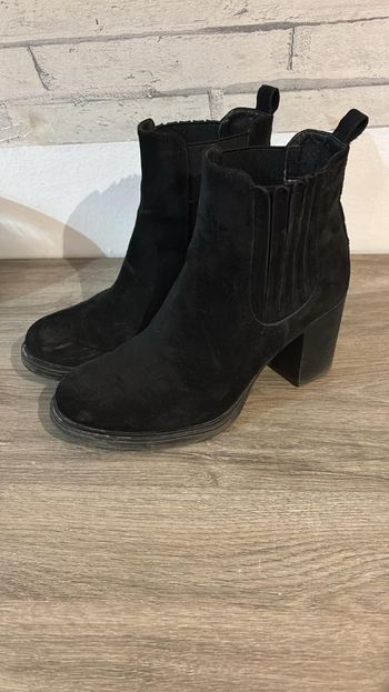 Bottines noires – Taille 38 – Bon état
