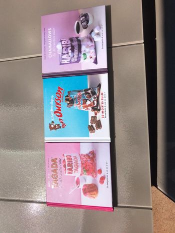 Lot 3 livres de recettes avec des bonbons