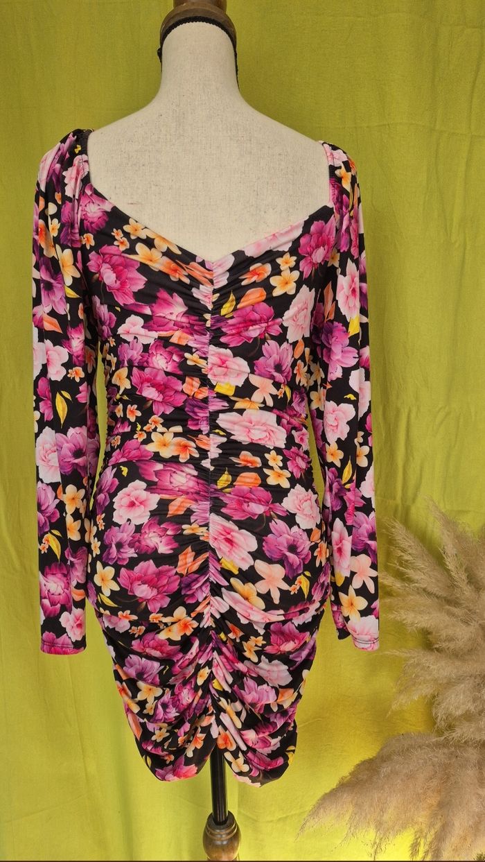 Robe moulante fleurie drapée - Manches longues - T.38 / M - photo numéro 3