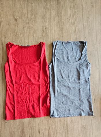 Lot de deux top débardeurs rouge et gris, taille S, Zara