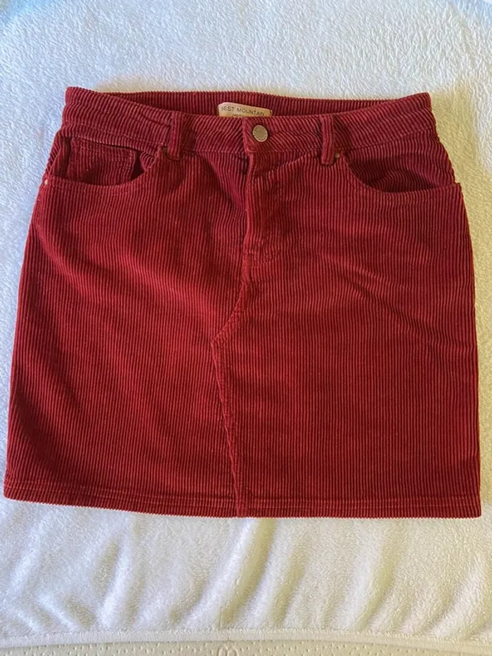 Jupe en velours rouge bordeaux