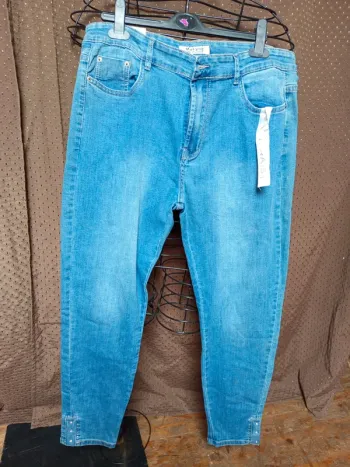 Jeans neuf taille 48