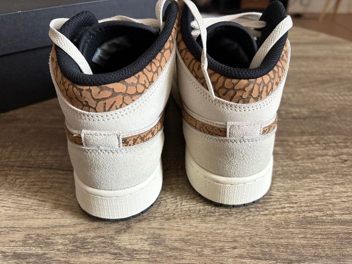 Jordan 1 MID SE - photo numéro 4