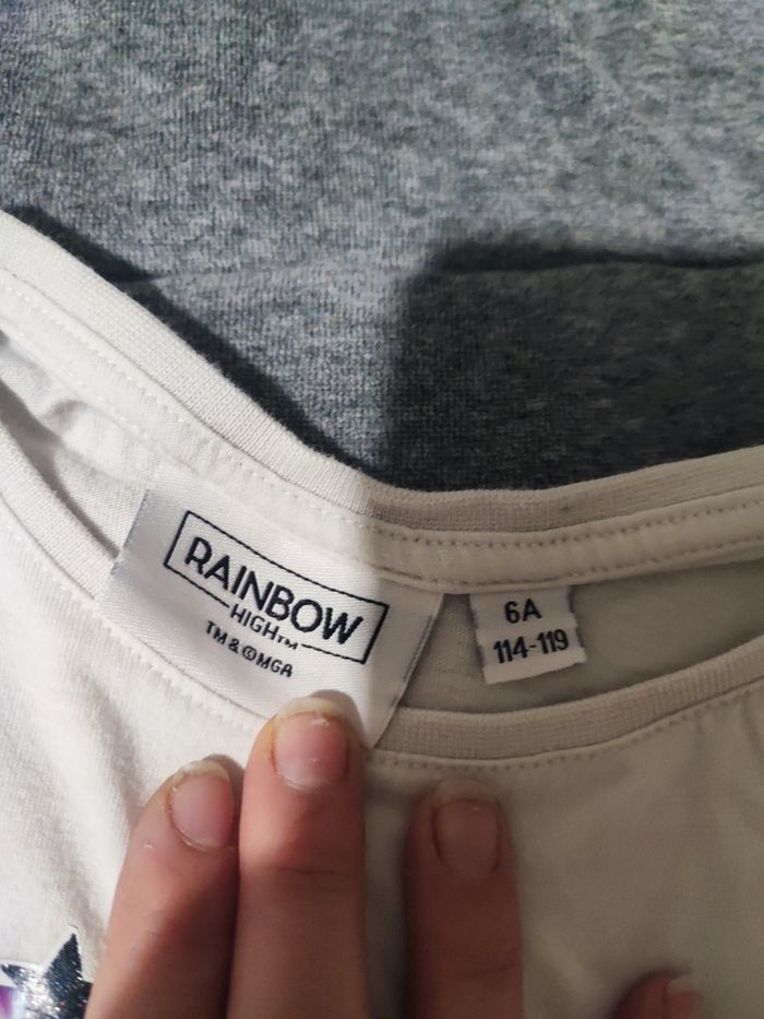 Ensemble t-shirt rainbow High et legging court Kiabi taille 6 ans - photo numéro 3