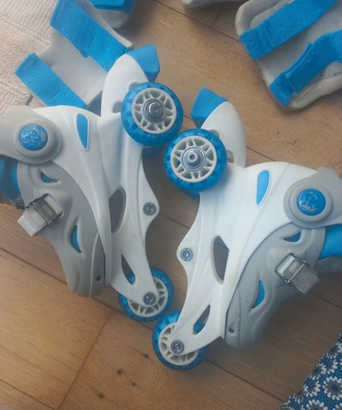 Rollers bleu. évolutive du 27 au 30 - photo numéro 7