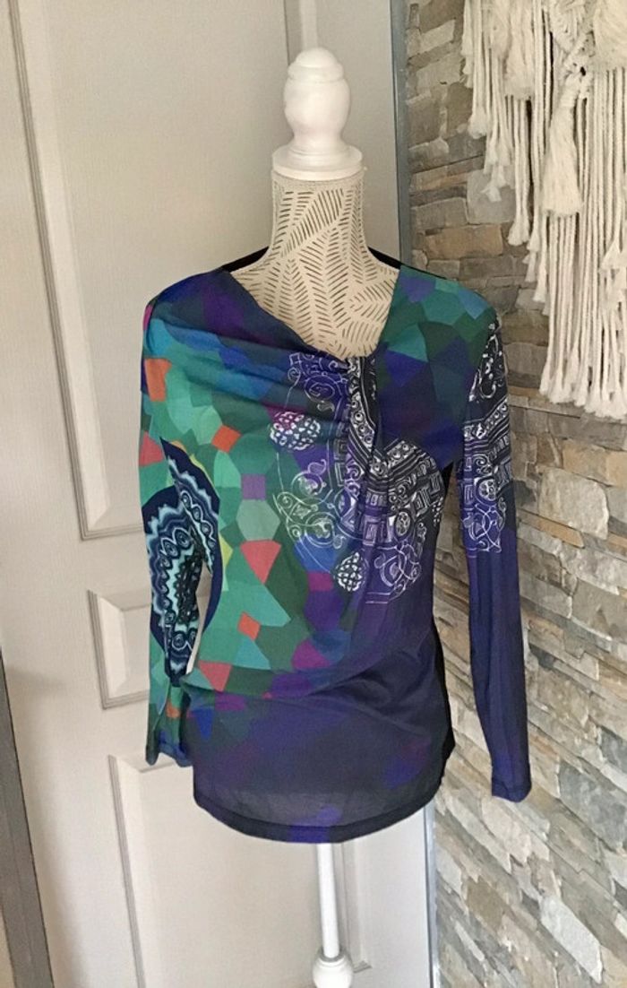Très jolie haut manche longue taille L marque Desigual (0923)