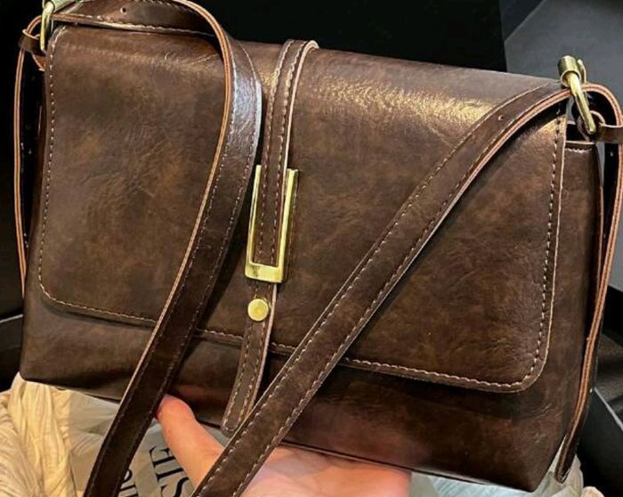 Sac bandoulière similicuir marron tendance - photo numéro 2