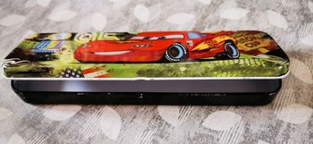 Trousse en métal cars