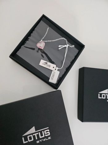 Collier lotus