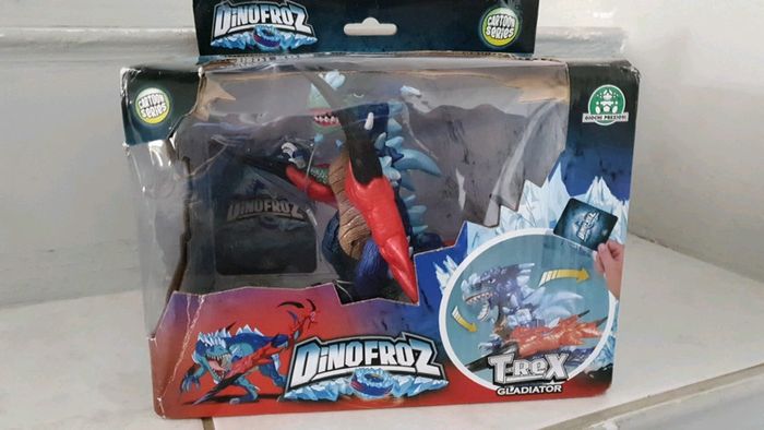 Figurine Dinofroz T Rex gladiator Neuf - photo numéro 2