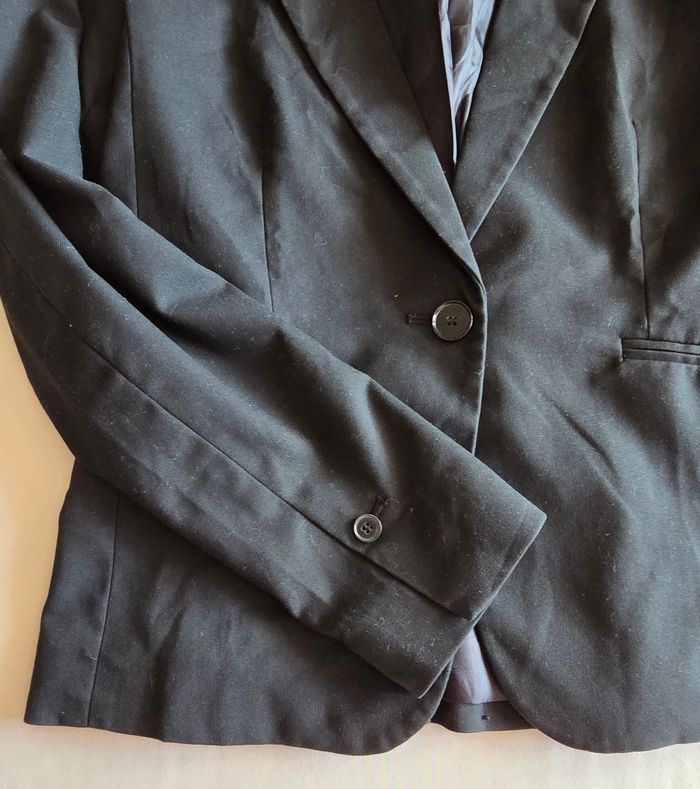 H&M Blazer Noir Cintré Viscose Polyester Professionnel Chic Taille 38 Très bon état - photo numéro 4
