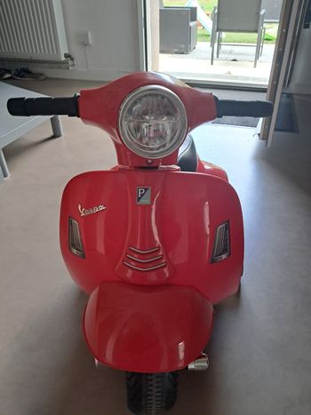 Vespa electrique enfant