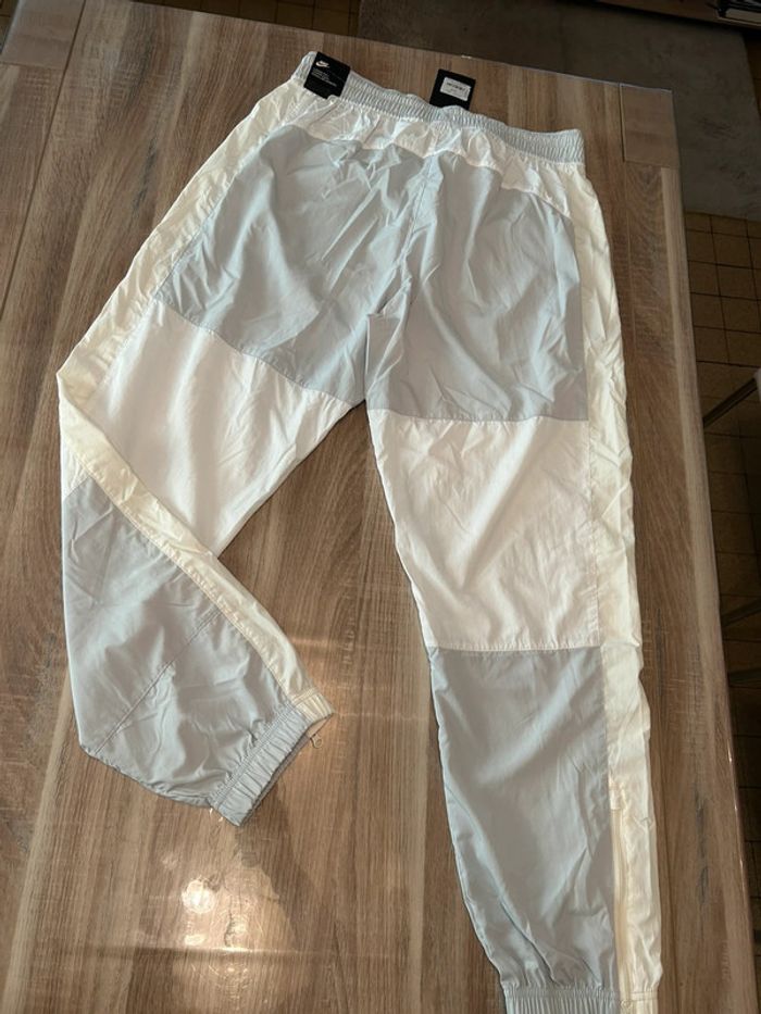 Jogging Nike neuf homme loose fit blanc et gris avec étiquette - photo numéro 10