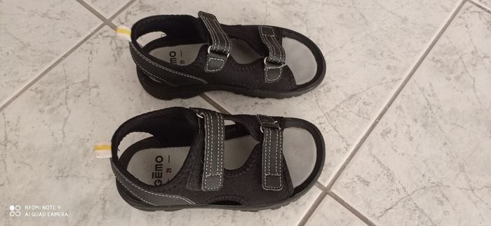 Chaussures noires ouvertes taille 29 - photo numéro 4