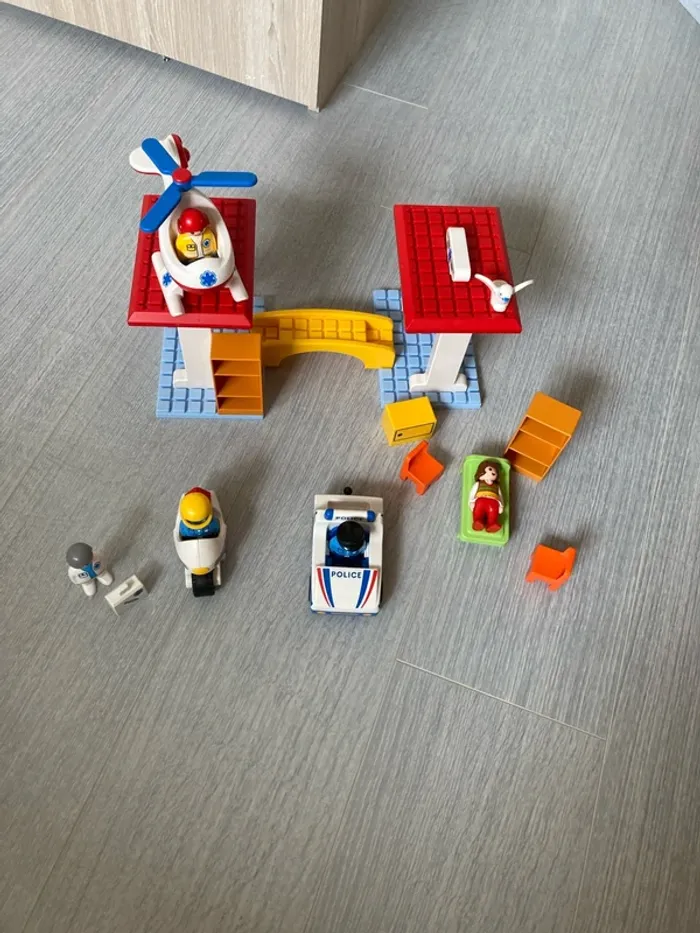 Playmobil 1.2.3 coffret Hopital avec secouriste et policier 5046 - photo numéro 2
