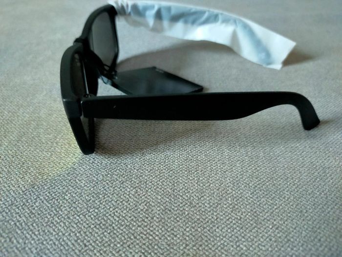 Lunettes de soleil enfant – Verres orange miroir & monture noire mat - photo numéro 4