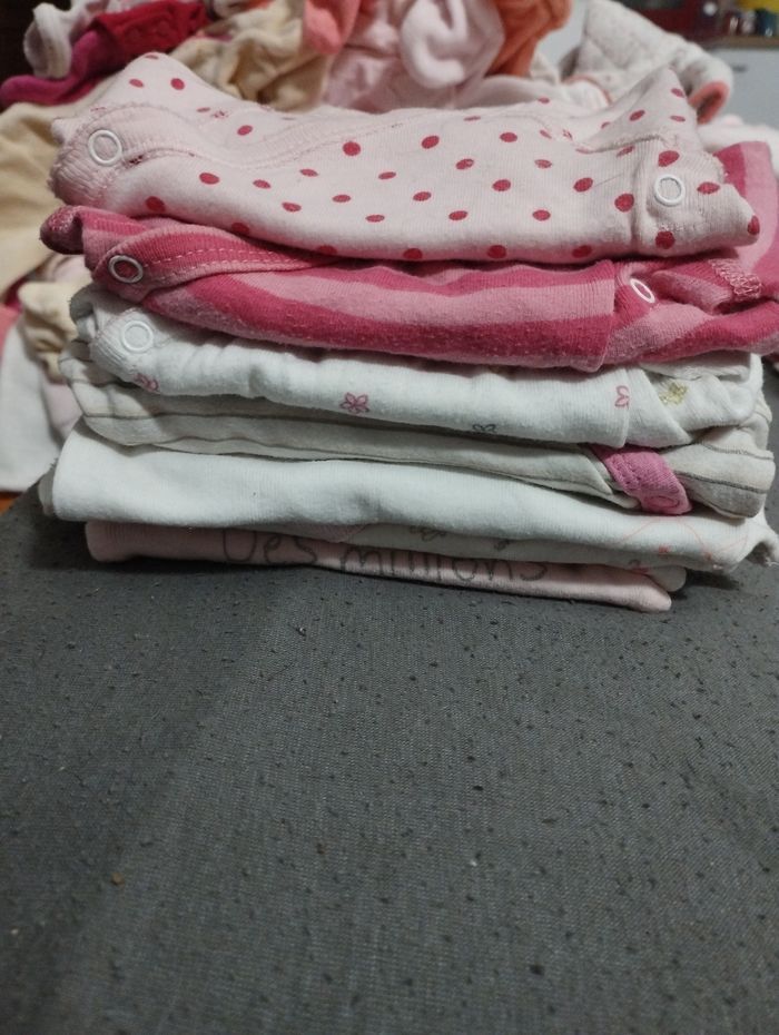 Lot de 8 bodys manche longue et courte