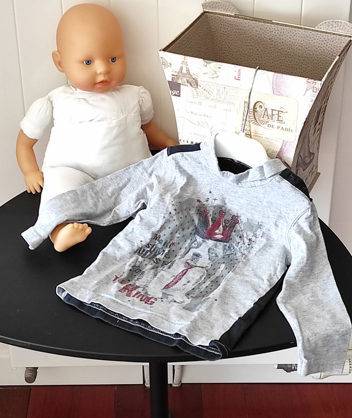 T-shirt col roulé 12 mois garçon – motif chien couronne