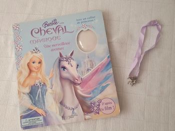 Livre  Barbie et Le cheval Magique Hachette  + collier princesse cheval