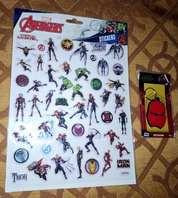 Stickers 3D Marvel et porte clé star wars