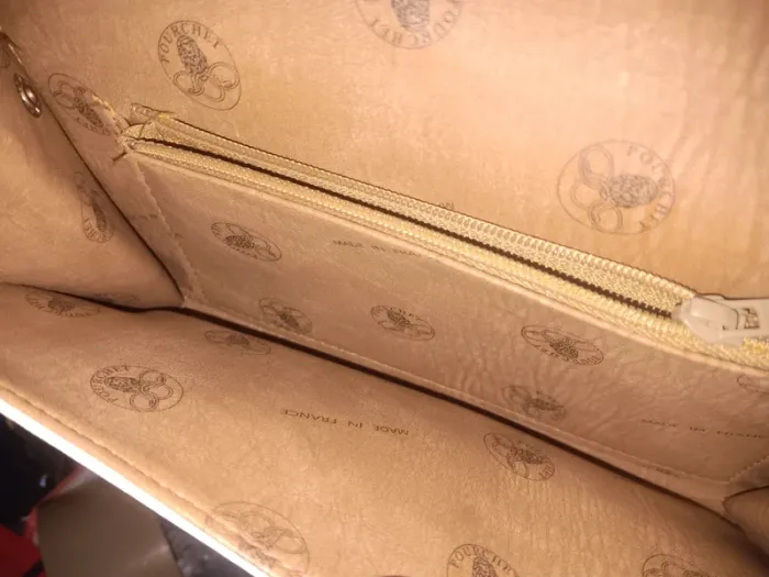 Pochette élégante en cuir blanc avec fermoir doré - photo numéro 6