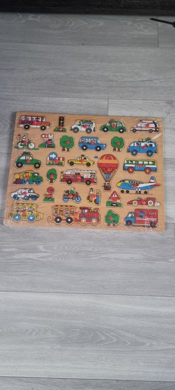 Puzzle bois bouton
