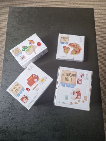 Lot dînette et accessoires bois