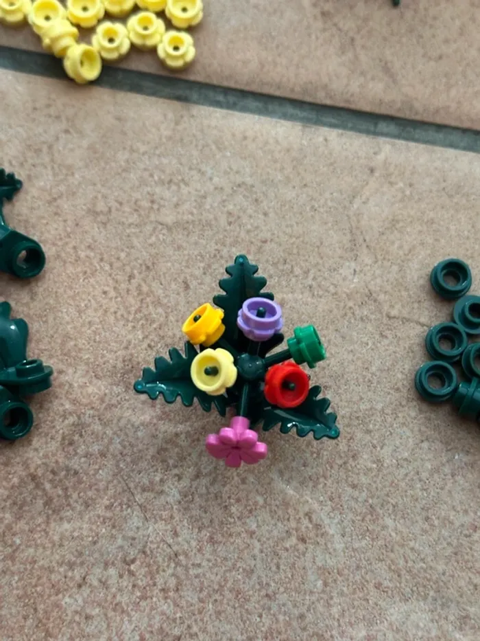 40 Plant et 120 fleurs et feuilles Lego détails dans l’annonce - photo numéro 3