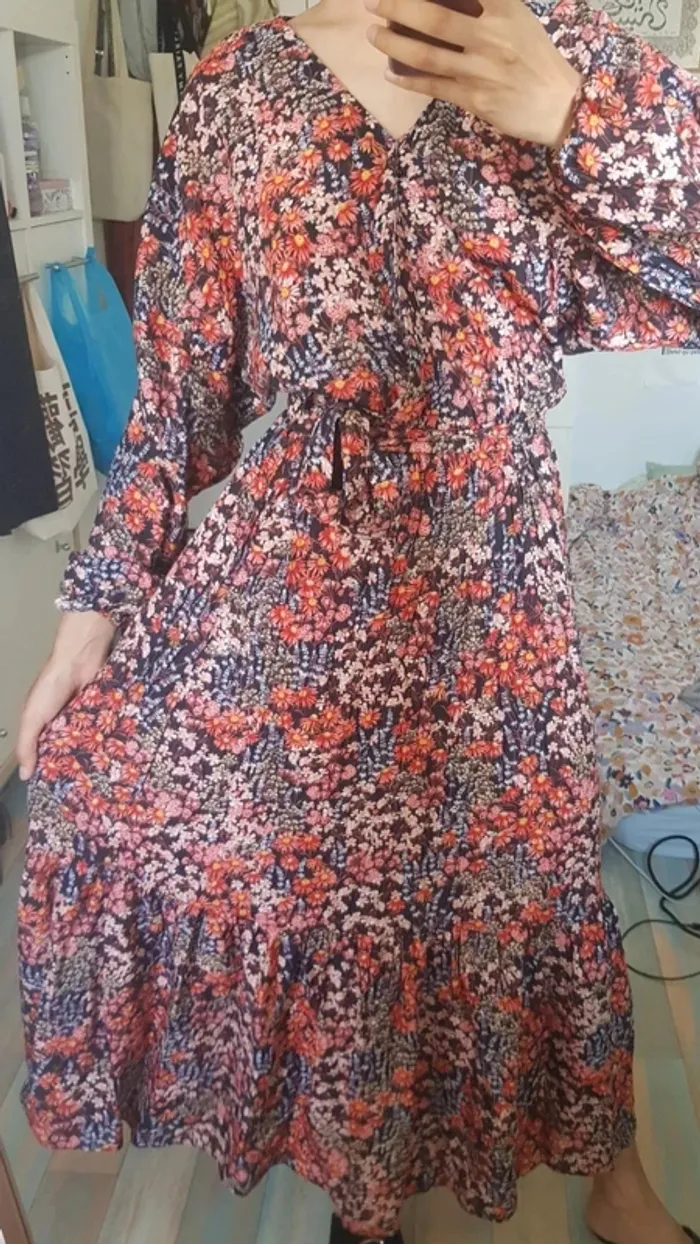 Robe fleurie rouge H&M taille s neuve