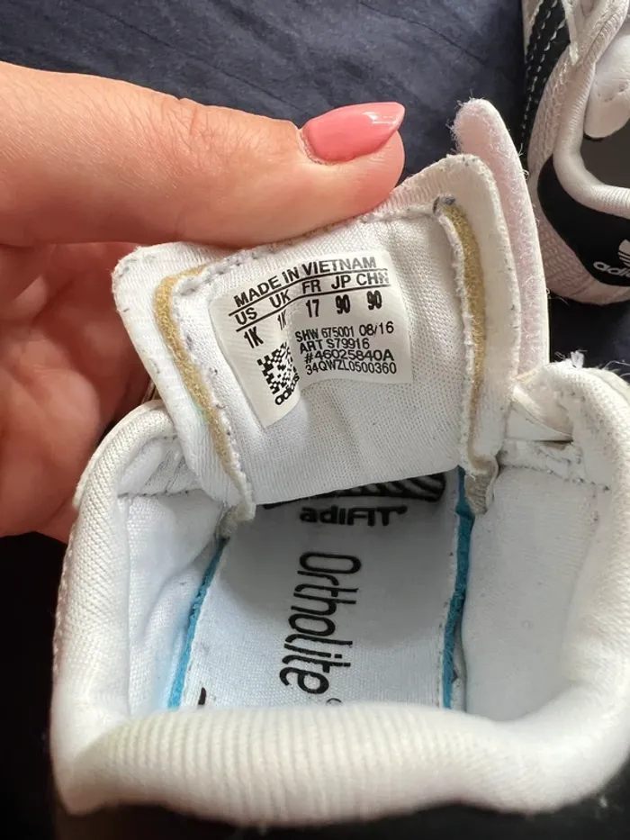 Chaussures/ baskets Adidas superstar blanche taille 17 très bon état - photo numéro 5