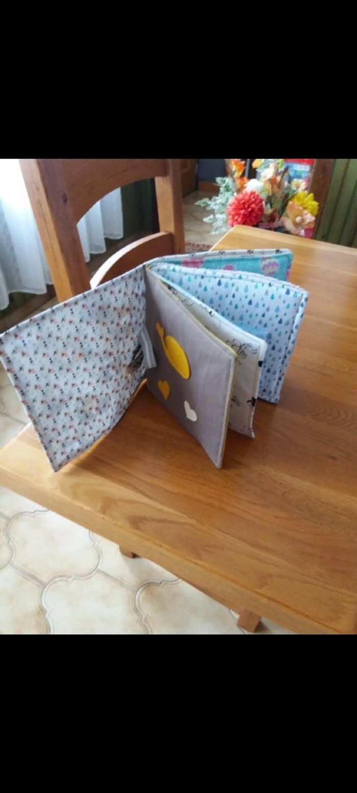 Livre d éveil model unique fabrication artisanale