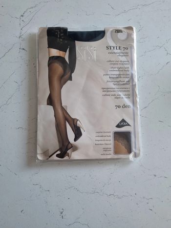 paire de collant voile noir avec culotte slipée