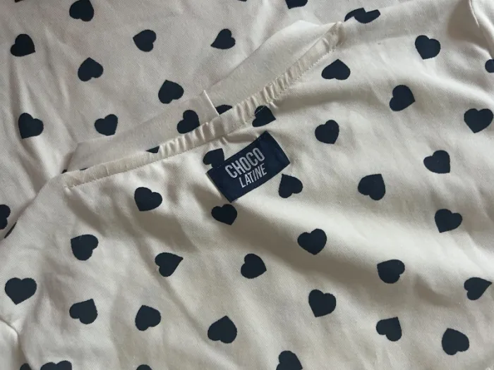 Chemise de nuit handmade blanche à cœurs bleus 6/7 ans - photo numéro 4