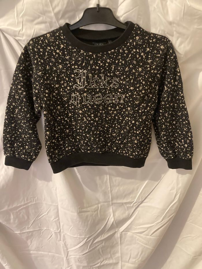 Sweat IKKS 5 ans – noir étoiles – très bon état - photo numéro 2