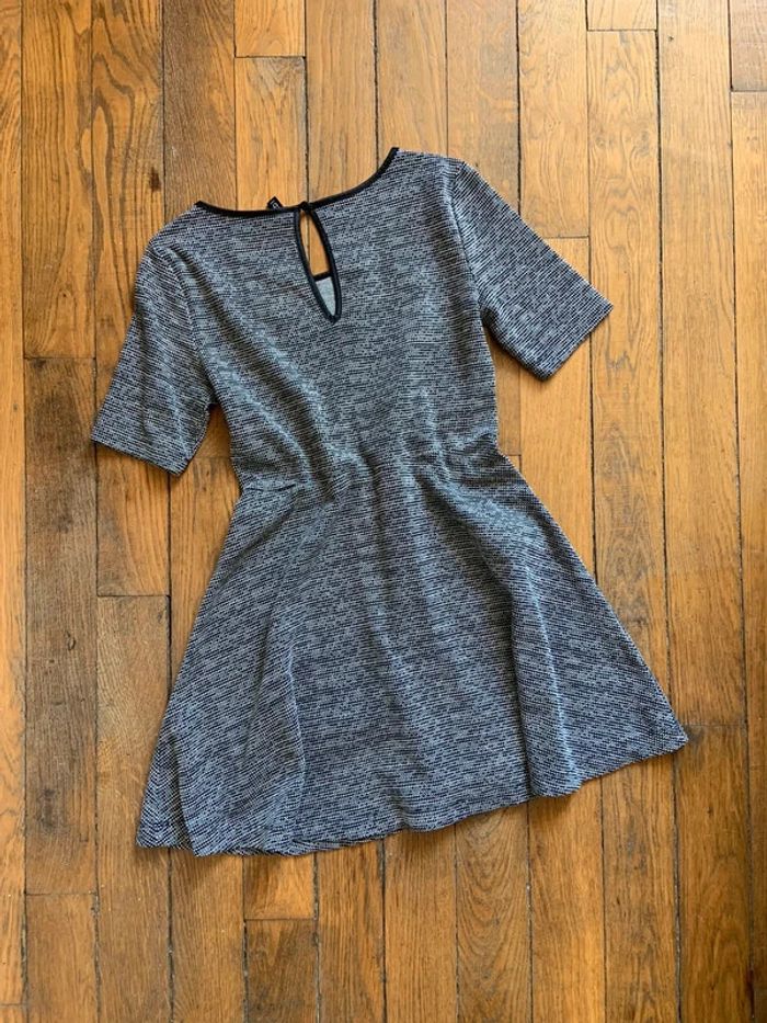 Robe patineuse cintrée grise h&m taille 40 L - photo numéro 4