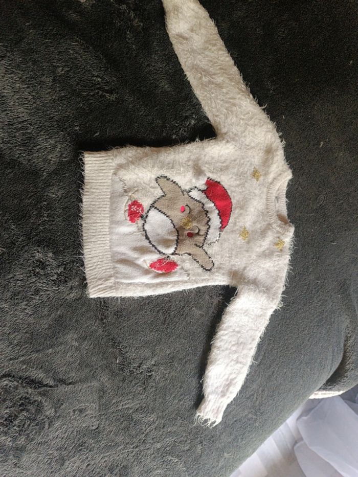 Lot 3pulls et 1 veste T6 ans en très bon état - photo numéro 2