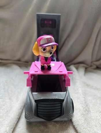 Véhicule big truck Stella